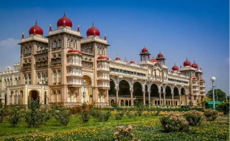 World Most Famous Historical Monuments In India